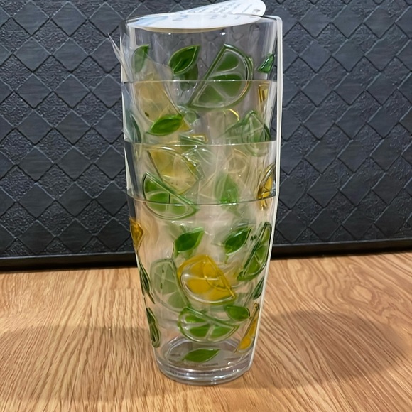 Set of 4 Acrylic BPA free Tumblers - Picture 1 of 3